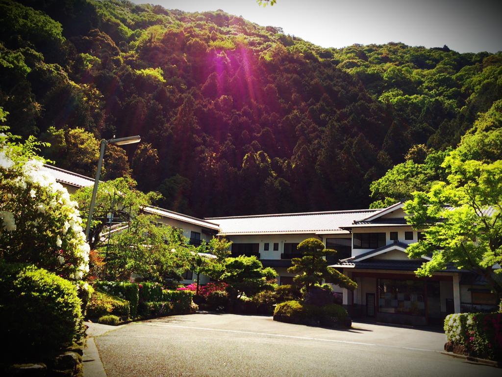 Отель Okumizuma Onsen Kaizuka Экстерьер фото