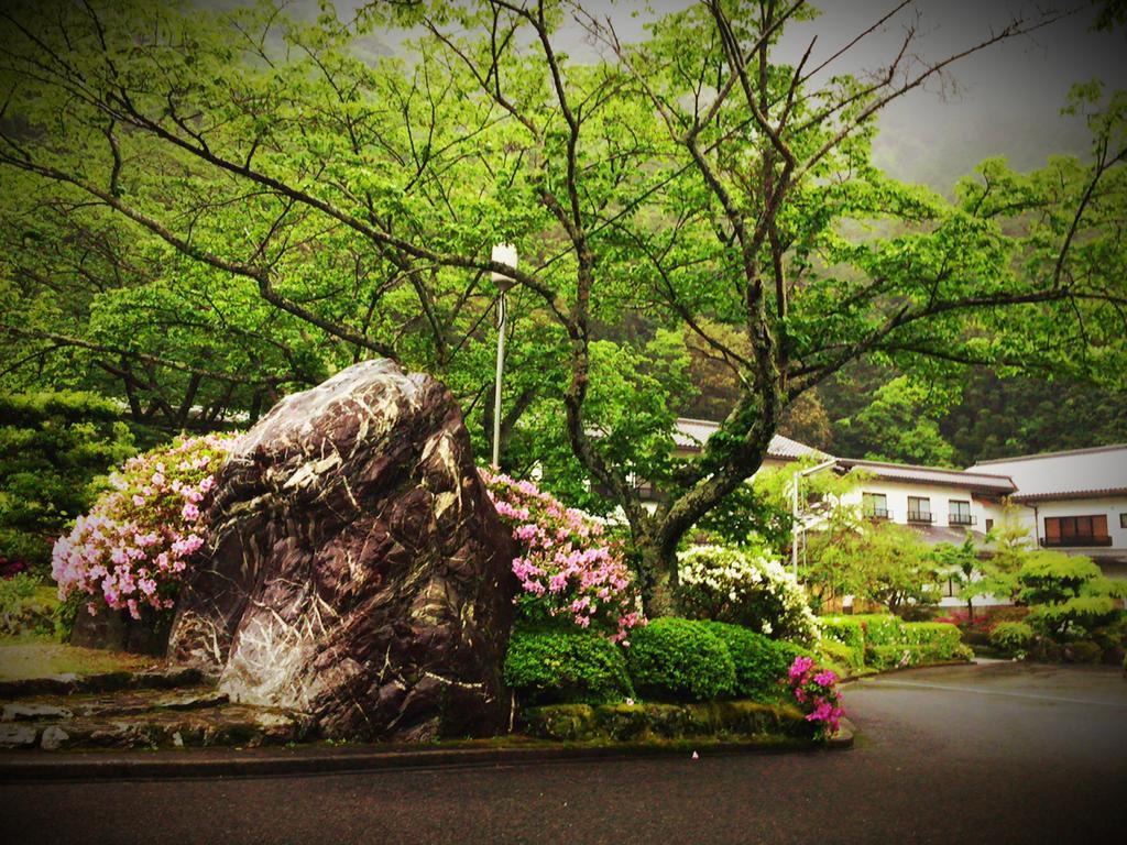 Отель Okumizuma Onsen Kaizuka Экстерьер фото