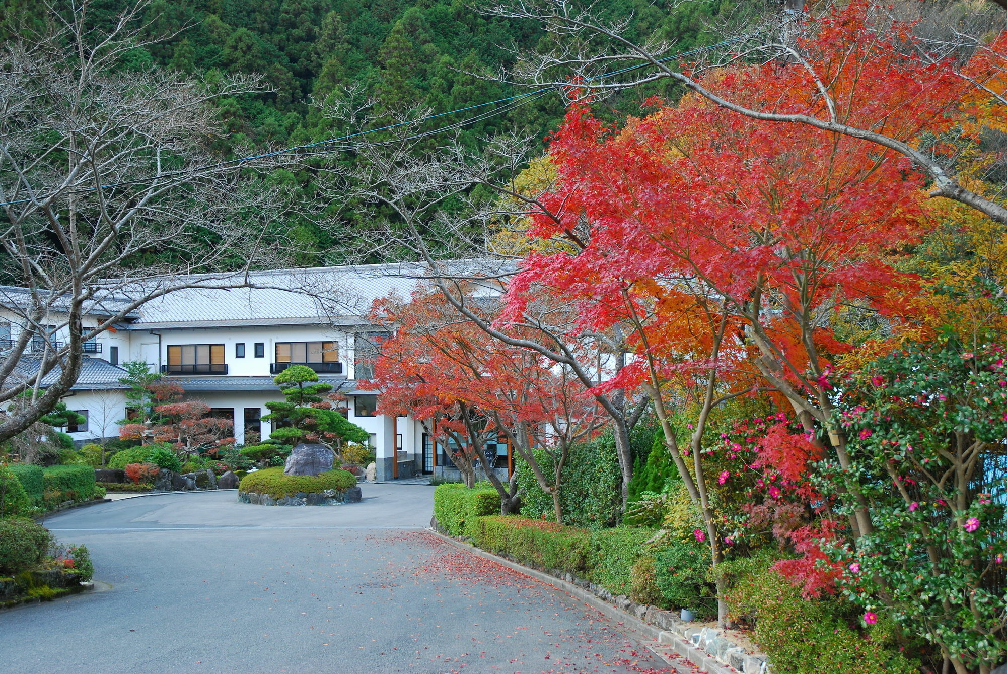 Отель Okumizuma Onsen Kaizuka Экстерьер фото